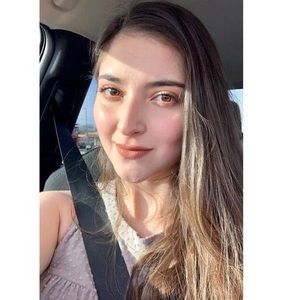 Meet your Posher, Valeria